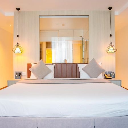 Holiday One Can Tho Hotel Bagian luar foto